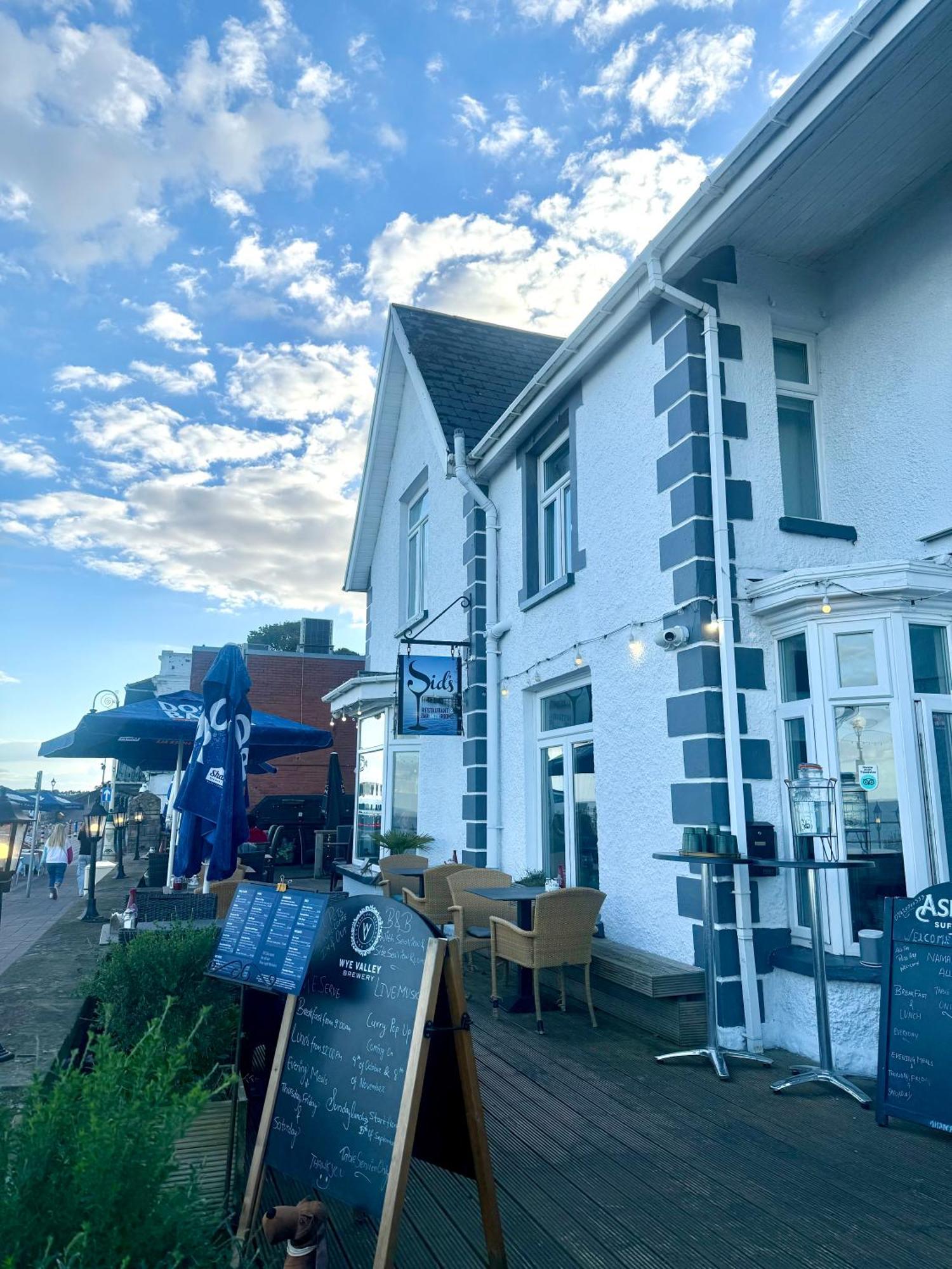 Sids Restaurant And Bar With Rooms คาร์ดิฟฟ์ ภายนอก รูปภาพ